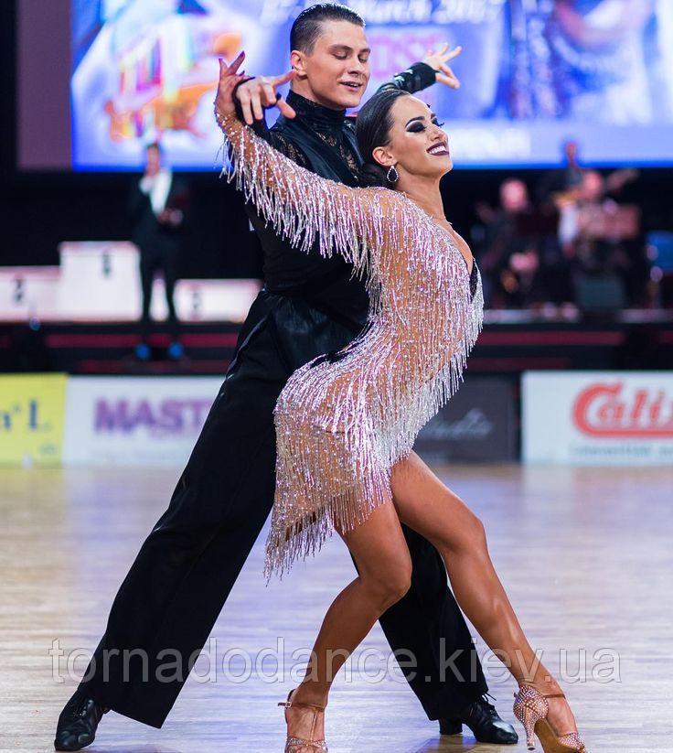 891924909_w640_h640_d7717dfd8dfce3__m_dancing1